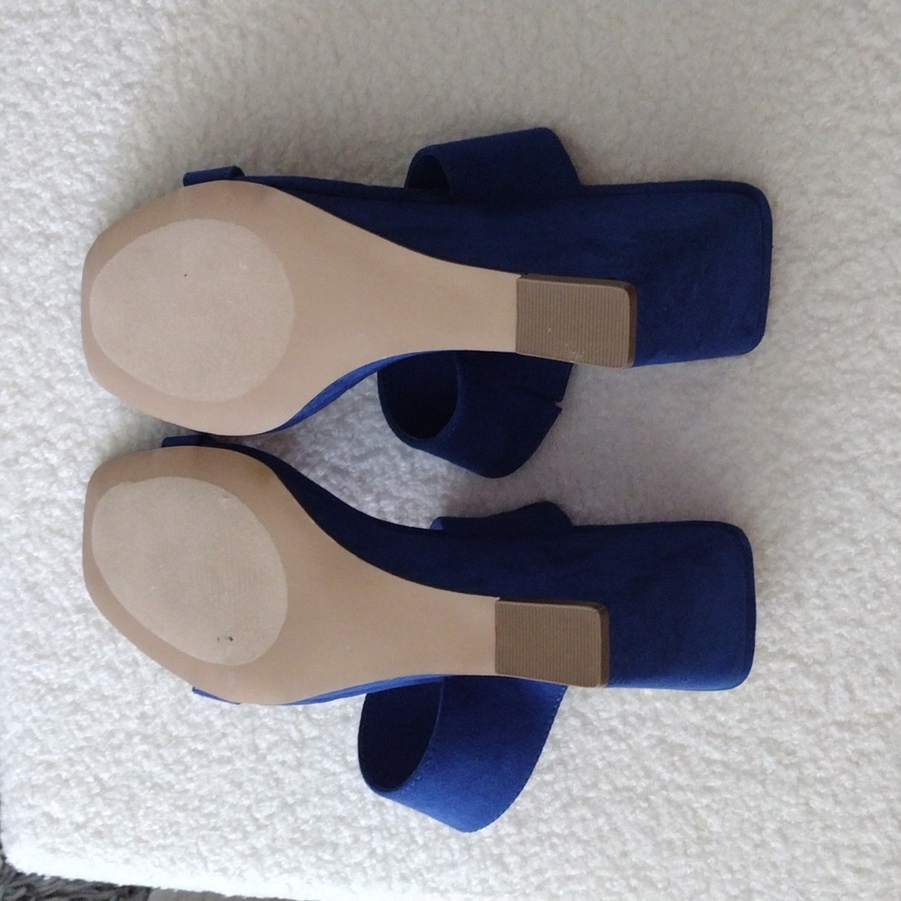 Shoes - Picture 3 of 4